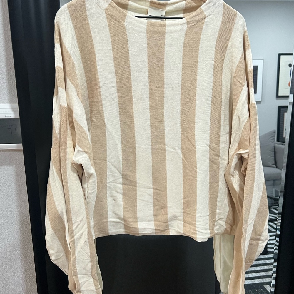 Zulu & Zephyr Cream and Tan Long Sleeve Crop Blouse